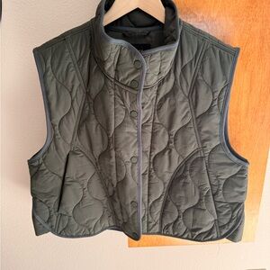 Quince vest